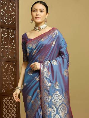 Blue ethnic motifs woven design zar kanjeevaram saree 1