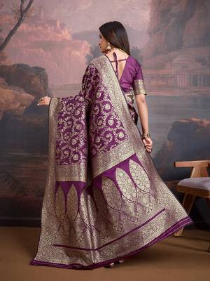 Burgundy women silk blend ethnic motifs banarasi saree with blouse 3