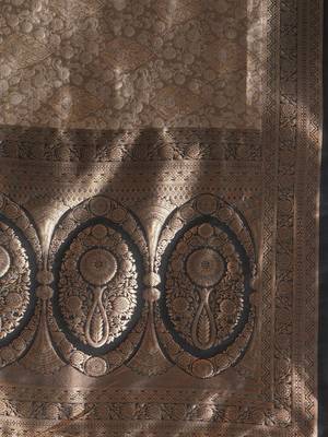 Black woven design banarasi saree with blouse piece 5