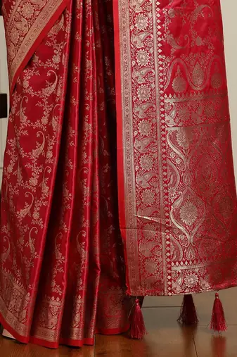Red woven design zari banarasi saree with blouse