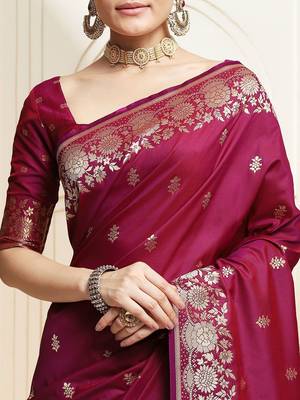 Magenta ethnic motifs woven design zari kanjeevaram saree 5