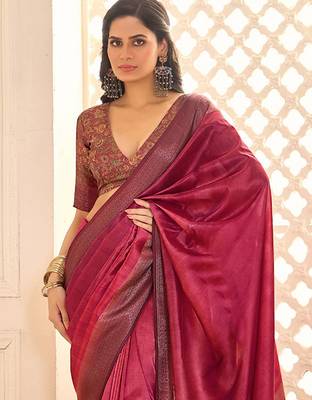 Burgundy jamdani woven design saree with blouse piece 3