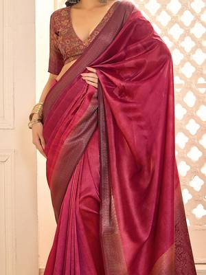 Burgundy jamdani woven design saree with blouse piece 4