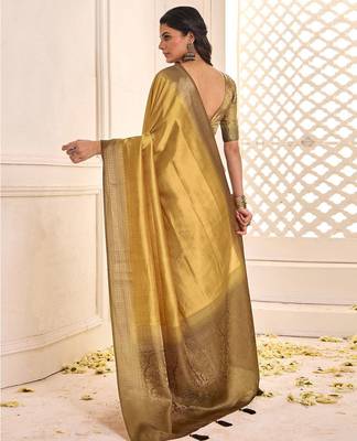 Gold jamdani woven design saree with blouse piece 2