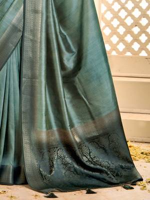 Sea green woven design jamdani saree with blouse piece 5