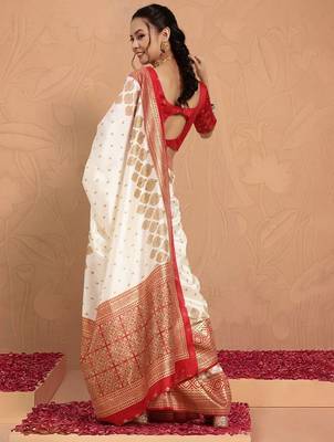 Off white ethnic motifs zari patola silk saree 3