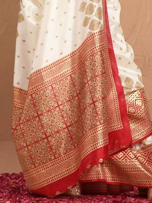 Off white ethnic motifs zari patola silk saree 5