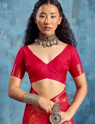Red woven design kanjeevaram saree with blouse piece 5