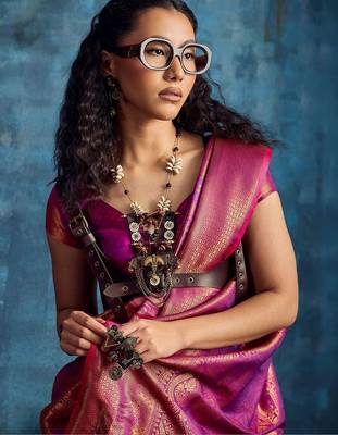 Magenta woven design kanjeevaram saree with blouse piece 4