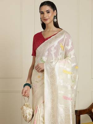 Cream floral motifs printed banarasi saree with blouse piece 4