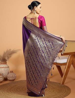 Purple woven design zari kanjivaram saree with unstitched blouse 3