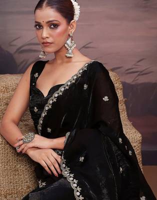 Black embellished saree with unstitched blouse 1