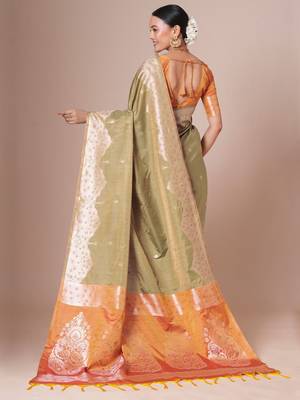 Beige banarasi woven design saree with blouse 3