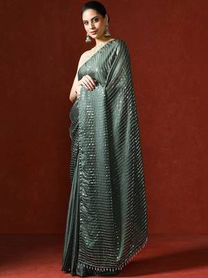 Green embellished sequinned saree with blouse 3