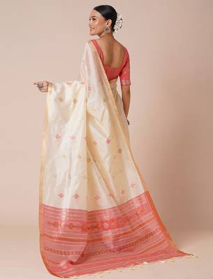 Off white ethnic motif woven design banarasi silk saree 2