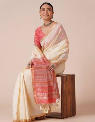 Off white ethnic motif woven design banarasi silk saree 3