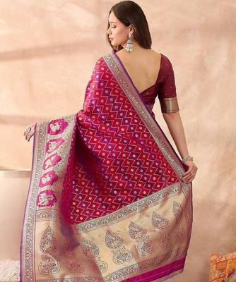 Burgundy woven design banarasi sarees with unstitched blouse 4