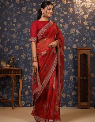 Maroon floral printed sequinned embellished saree 3