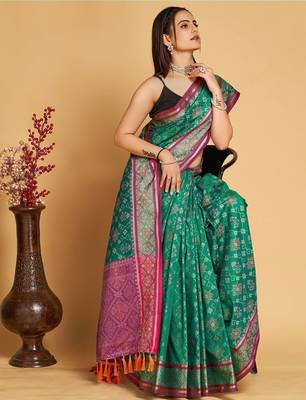 Green woven design patola art silk saree with blouse piece 1