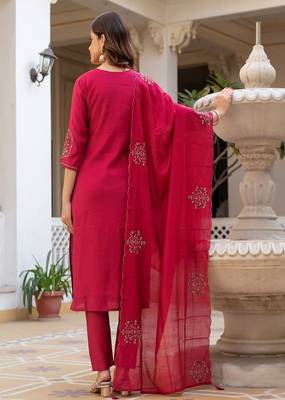 Embroidered viscose silk kurta with pant & dupatta set for women 2