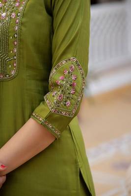 Embroidered viscose silk kurta with pant & dupatta set for women 5
