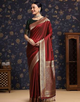 Maroon woven design zari kanjeevaram saree with unstitched blouse 3
