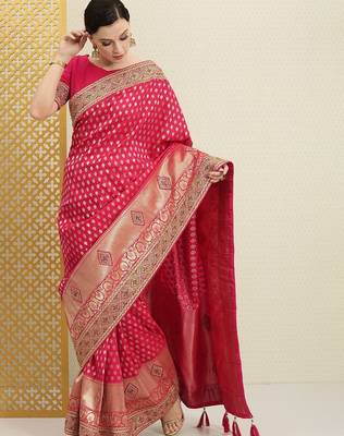 Magenta magenta & gold-toned ethnic motifs sequinned silk blend banarasi saree 2