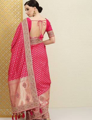 Magenta magenta & gold-toned ethnic motifs sequinned silk blend banarasi saree 3