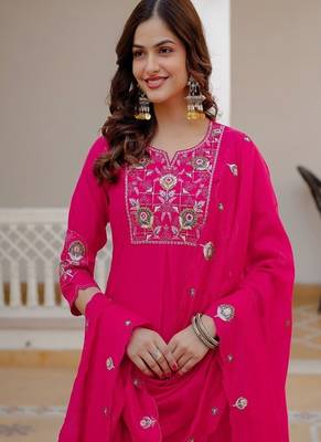Embroidered viscose silk kurta with pant & dupatta set for women 3