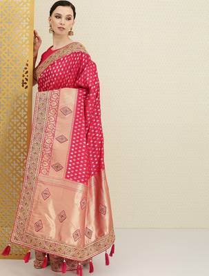 Magenta magenta & gold-toned ethnic motifs sequinned silk blend banarasi saree 4