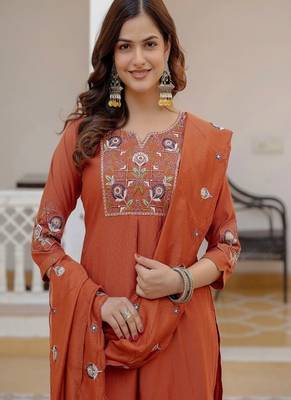 Embroidered viscose silk kurta with pant & dupatta set for women 3
