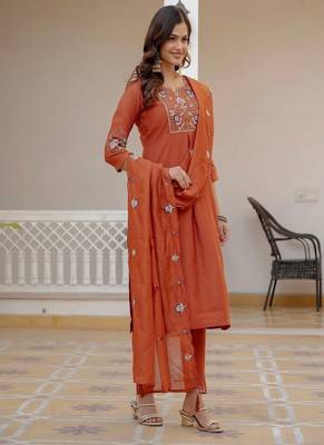 Embroidered viscose silk kurta with pant & dupatta set for women 4