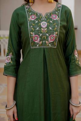 Embroidered viscose silk kurta with pant & dupatta set for women 4