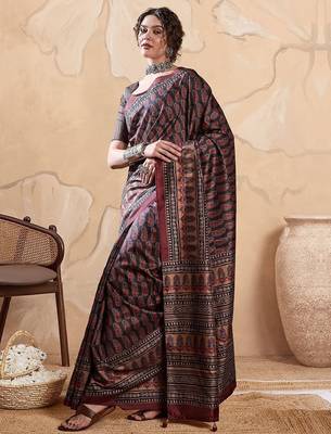 Black ethnic motifs digital printed silk blend saree with unstitched blouse 2