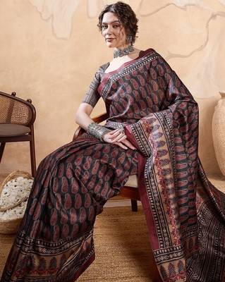 Black ethnic motifs digital printed silk blend saree with unstitched blouse 4