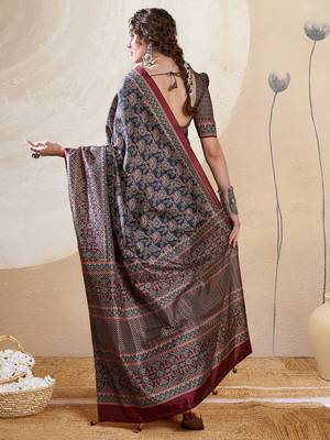 Navy blue ethnic motifs digital printed silk blend saree with unstitched blouse 3
