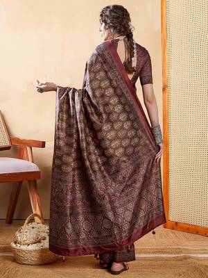 Brown ethnic motifs digital printed silk blend saree with unstitched blouse 3