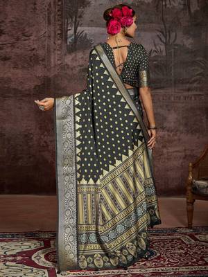 Green ethnic motifs printed zari banarasi saree 2