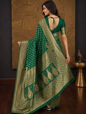Green paisley zari silk blend banarasi saree 5