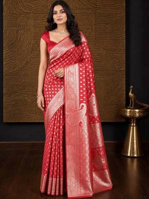 Red woven design zari silk blend banarasi saree 2