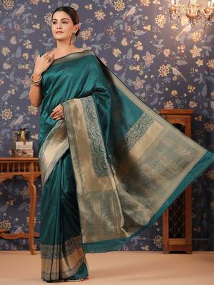 Green ethnic motifs woven-design banarasi saree with blouse 2