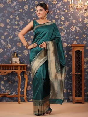 Green ethnic motifs woven-design banarasi saree with blouse 3
