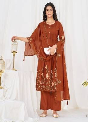 Embroidered cotton kurta with pant & dupatta set for women 3