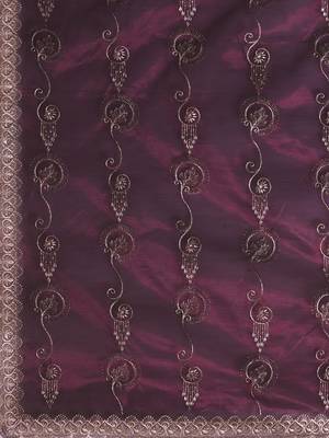 Burgundy embellished saree with unstitched blouse 4