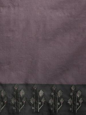 Black woven design saree with blouse 5