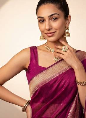 Magenta blended cotton woven saree with blouse 3
