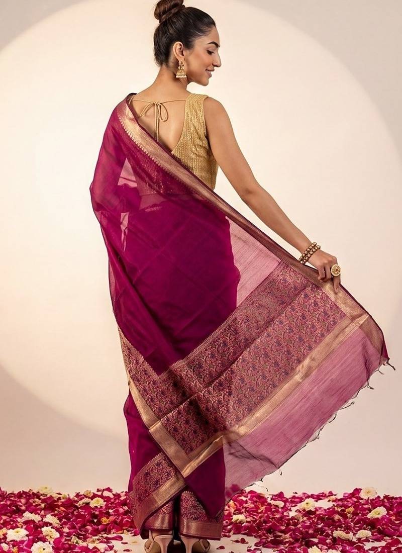 Magenta blended cotton woven saree with blouse