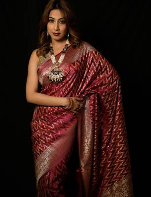 Rani pink satin woven saree with blouse 4
