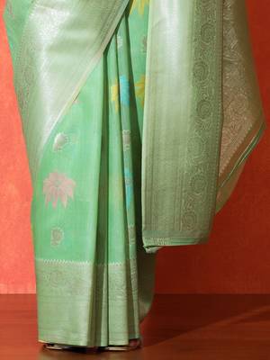 Green woven design saree with blouse 5