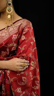 Red katan silk woven saree with blouse 5